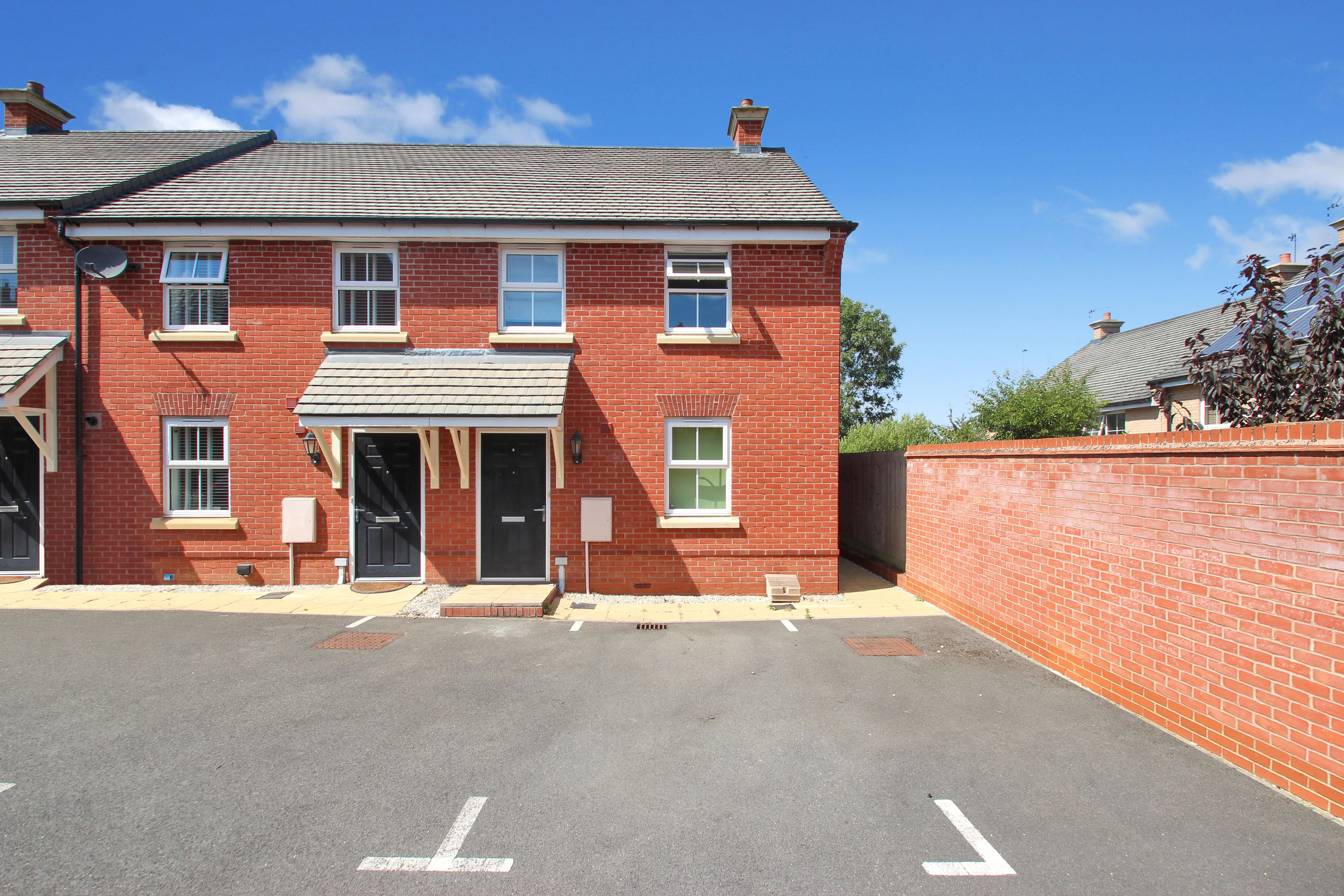 House Heron Close in Higham Ferrers