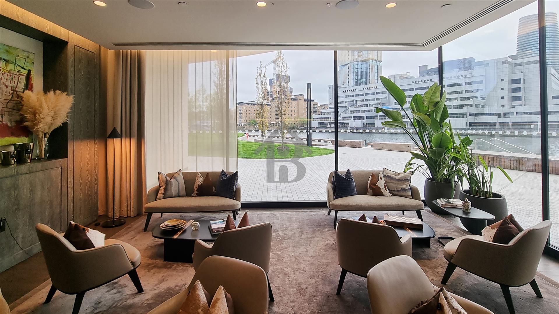 Flat Park Drive in Greater London