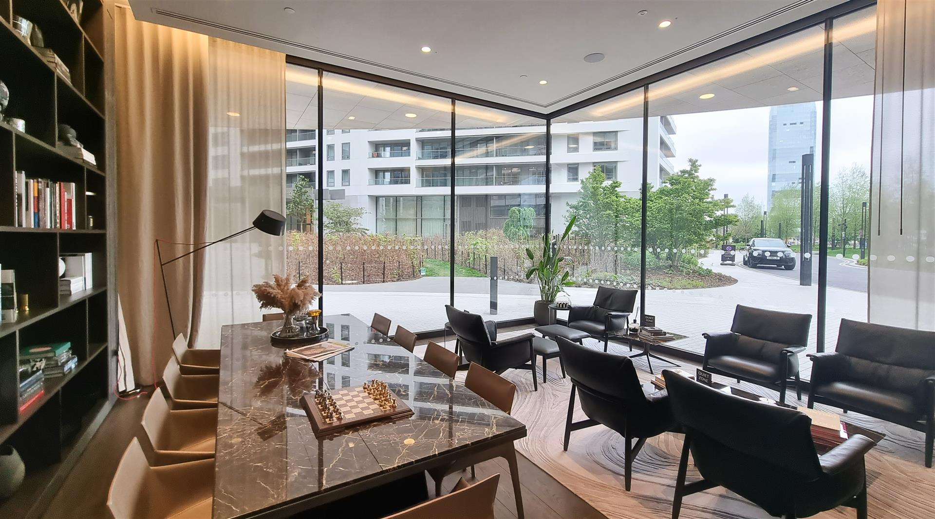 Flat Park Drive in Greater London