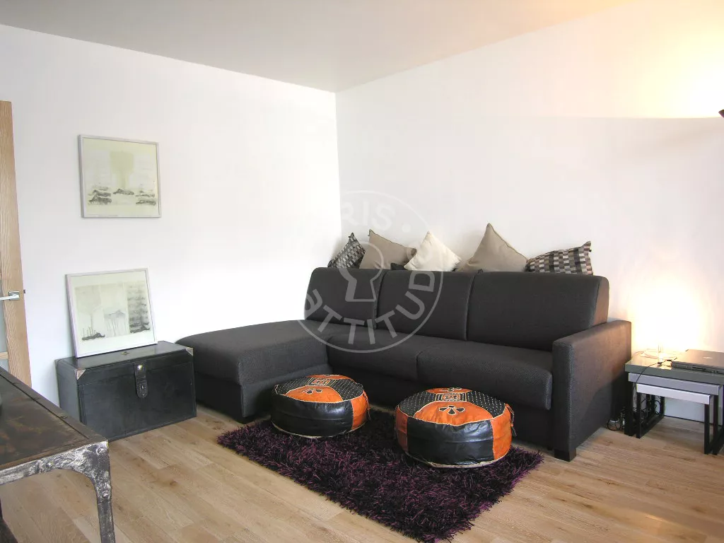 Flat Rue de Nantes in Paris