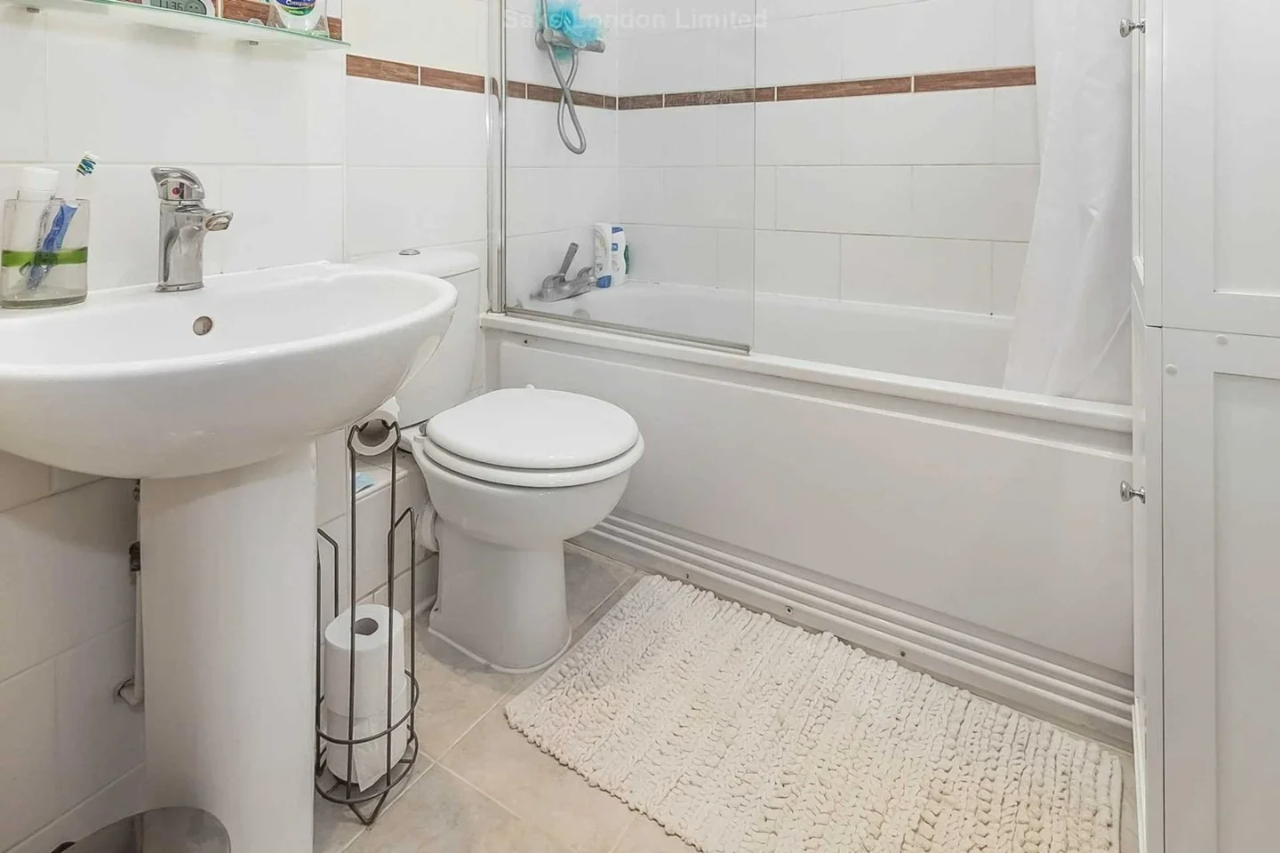 Flat Westwell Road in Greater London