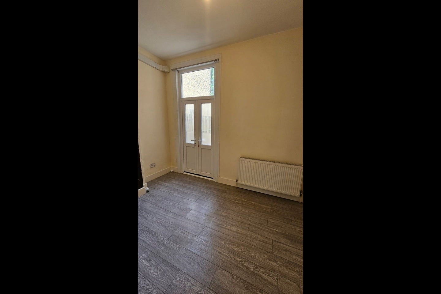 Flat Blakemore Road in Greater London