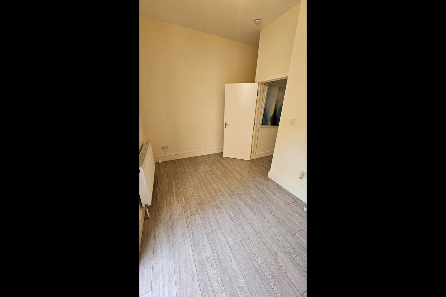 Flat Blakemore Road in Greater London