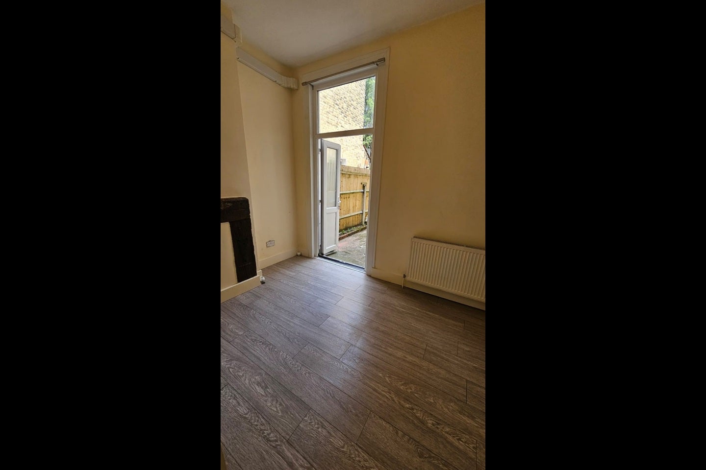 Flat Blakemore Road in Greater London