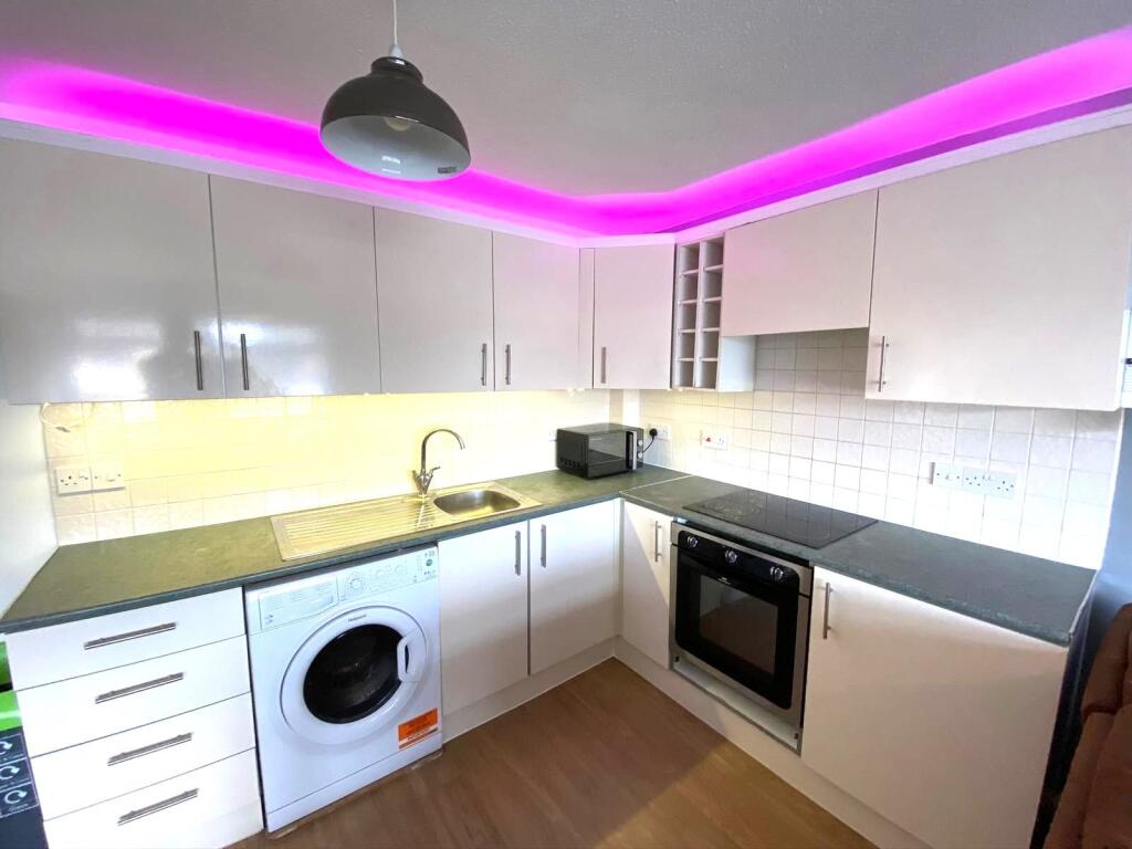 Flat Calcraft Mews in Canterbury