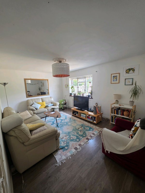 Room Trelawney Estate in Greater London