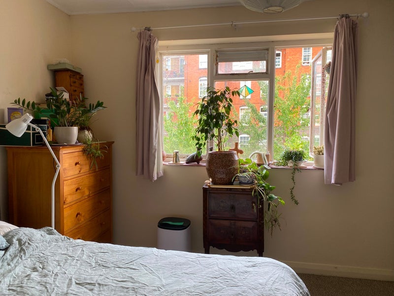 Room Trelawney Estate in Greater London