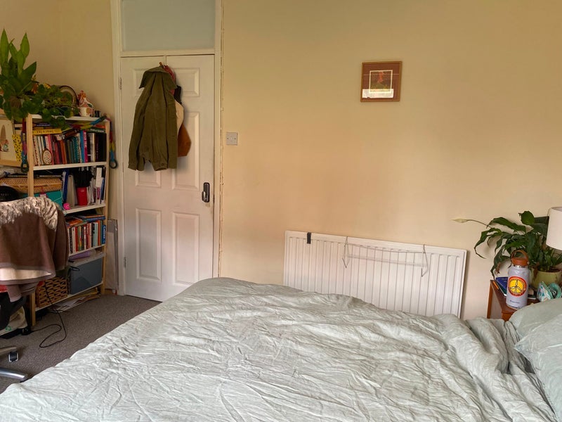Room Trelawney Estate in Greater London