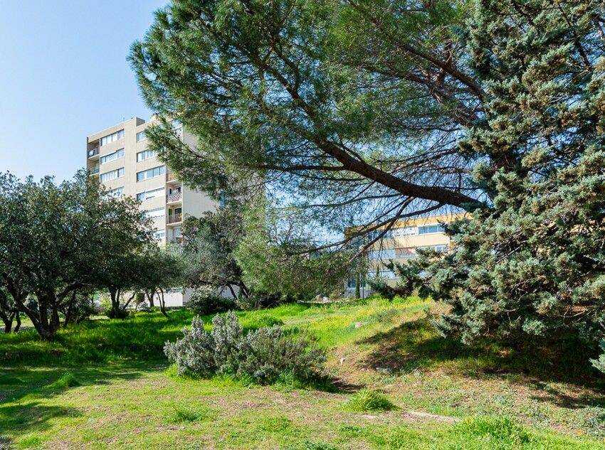 Appartement Place du Mont Serein à Villeneuve-lès-Avignon