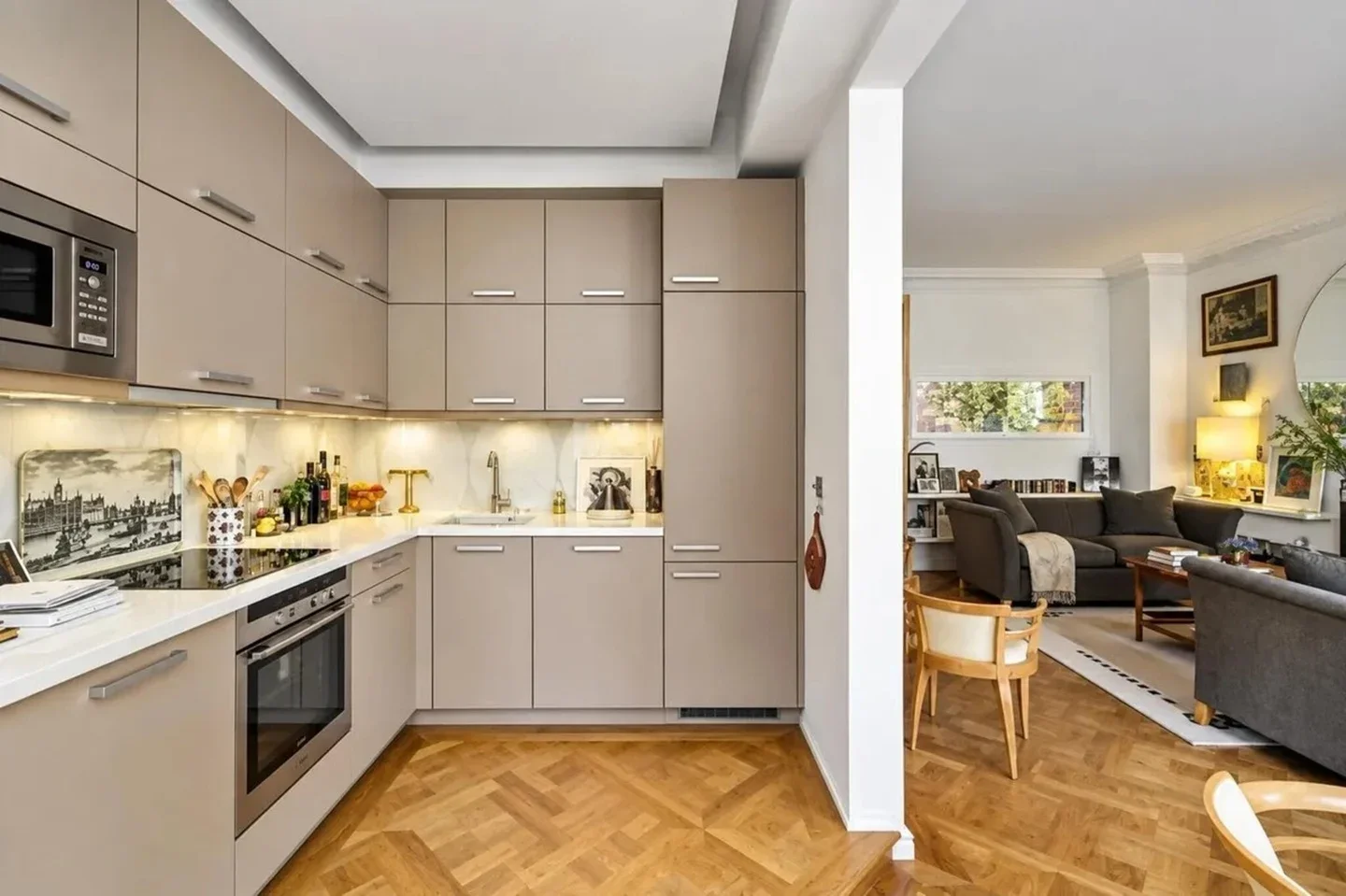 Flat Hyde Park Square in City of Westminster