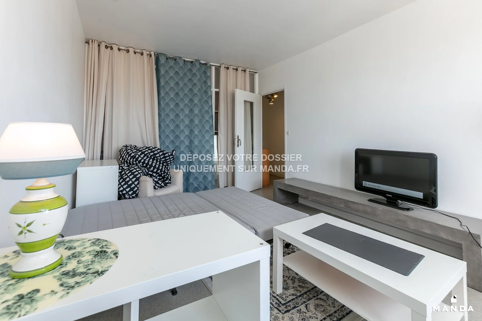 Flat Rue des Amiraux in Paris