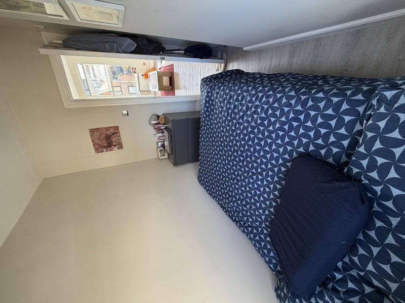 Room Battersea High Street in Greater London