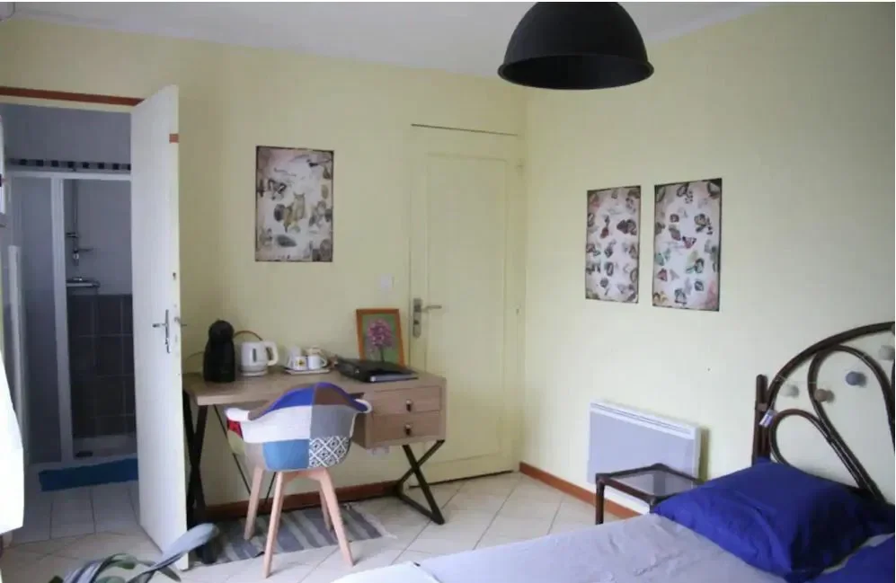 Room Route des Cinq Chemins in Baillou