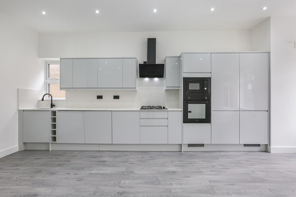 Flat Grosvenor Avenue in Greater London