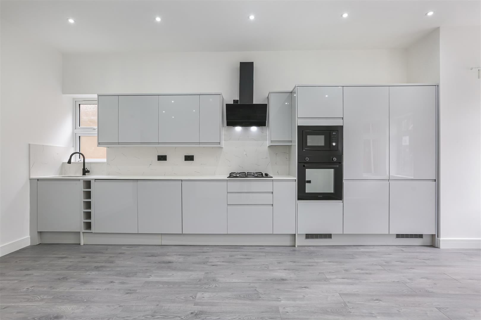 Flat Grosvenor Avenue in Greater London