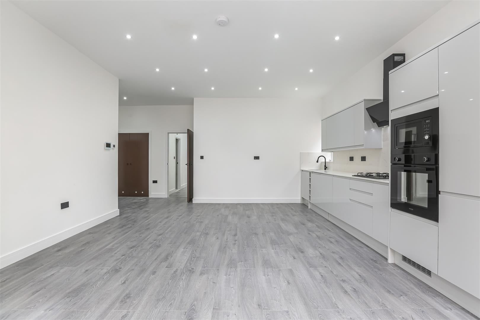 Flat Grosvenor Avenue in Greater London