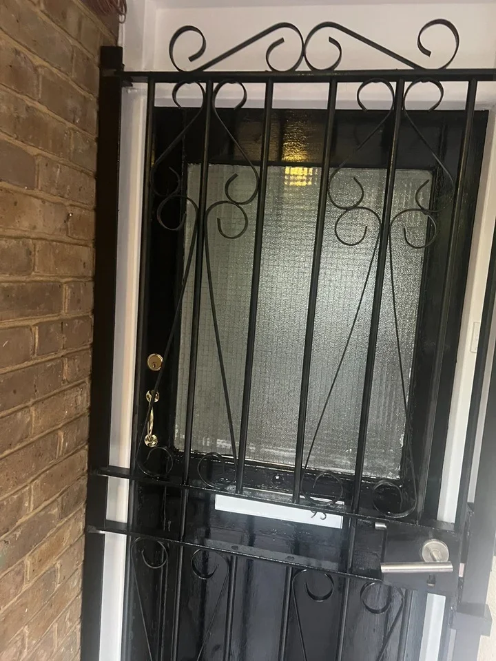 Flat Fairfoot Road in Greater London