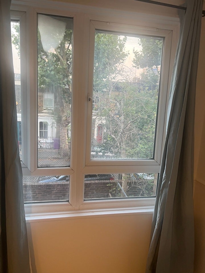 Flat Fairfoot Road in Greater London