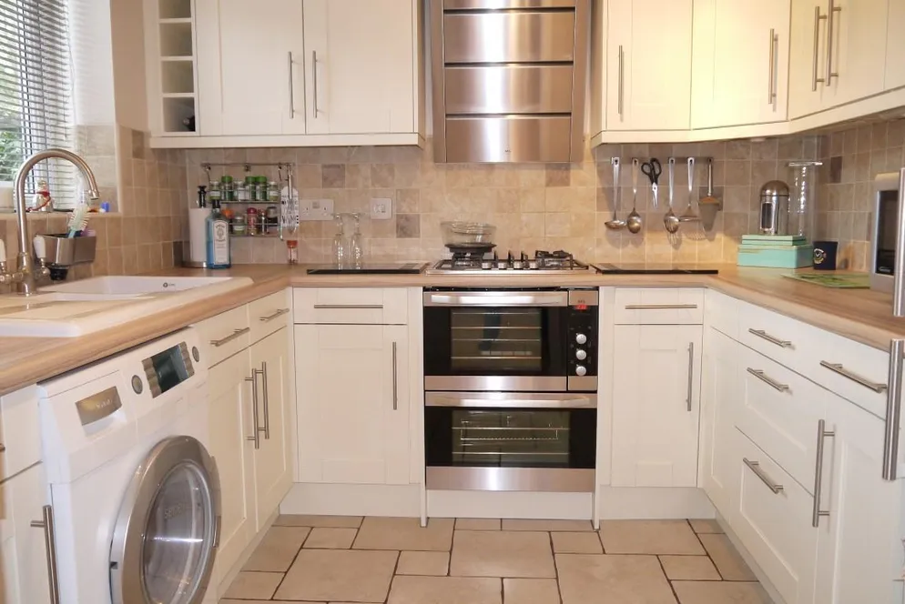 Flat Medway Close in Harborough