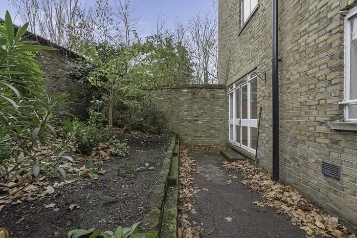 Flat Old Kent Road in Greater London