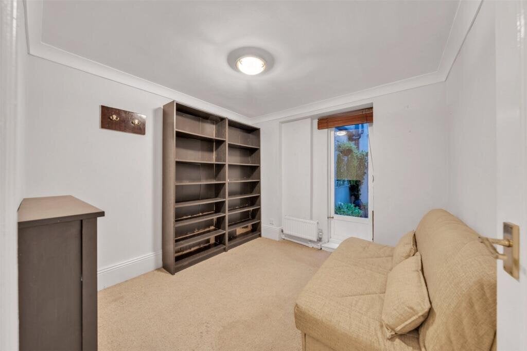 Flat Elvaston Mews in Greater London