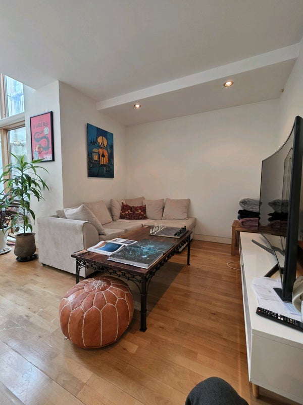 Room St. John Street in Greater London