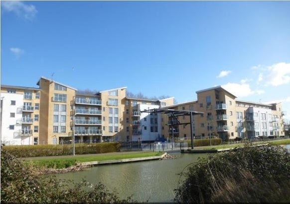 Flat Lockside Marina in Chelmsford