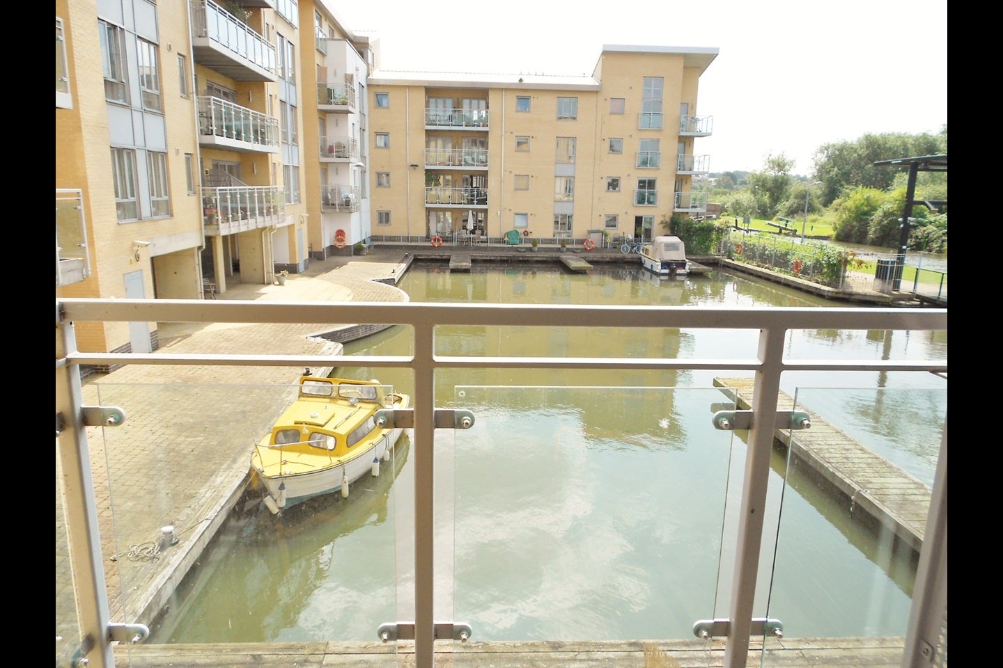 Flat Lockside Marina in Chelmsford