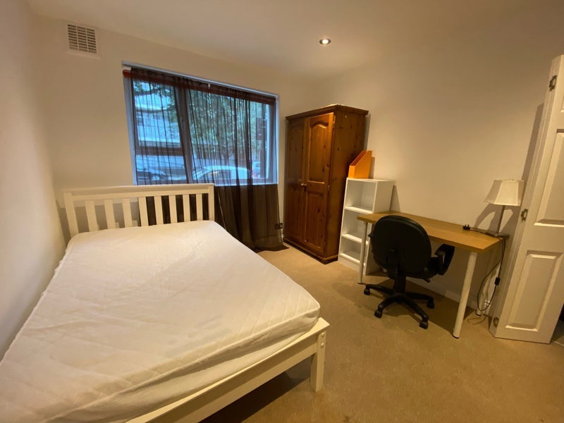 Flat College Place in Greater London