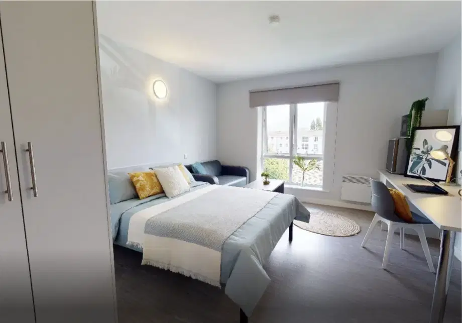 Flat Seaford Road in Salford