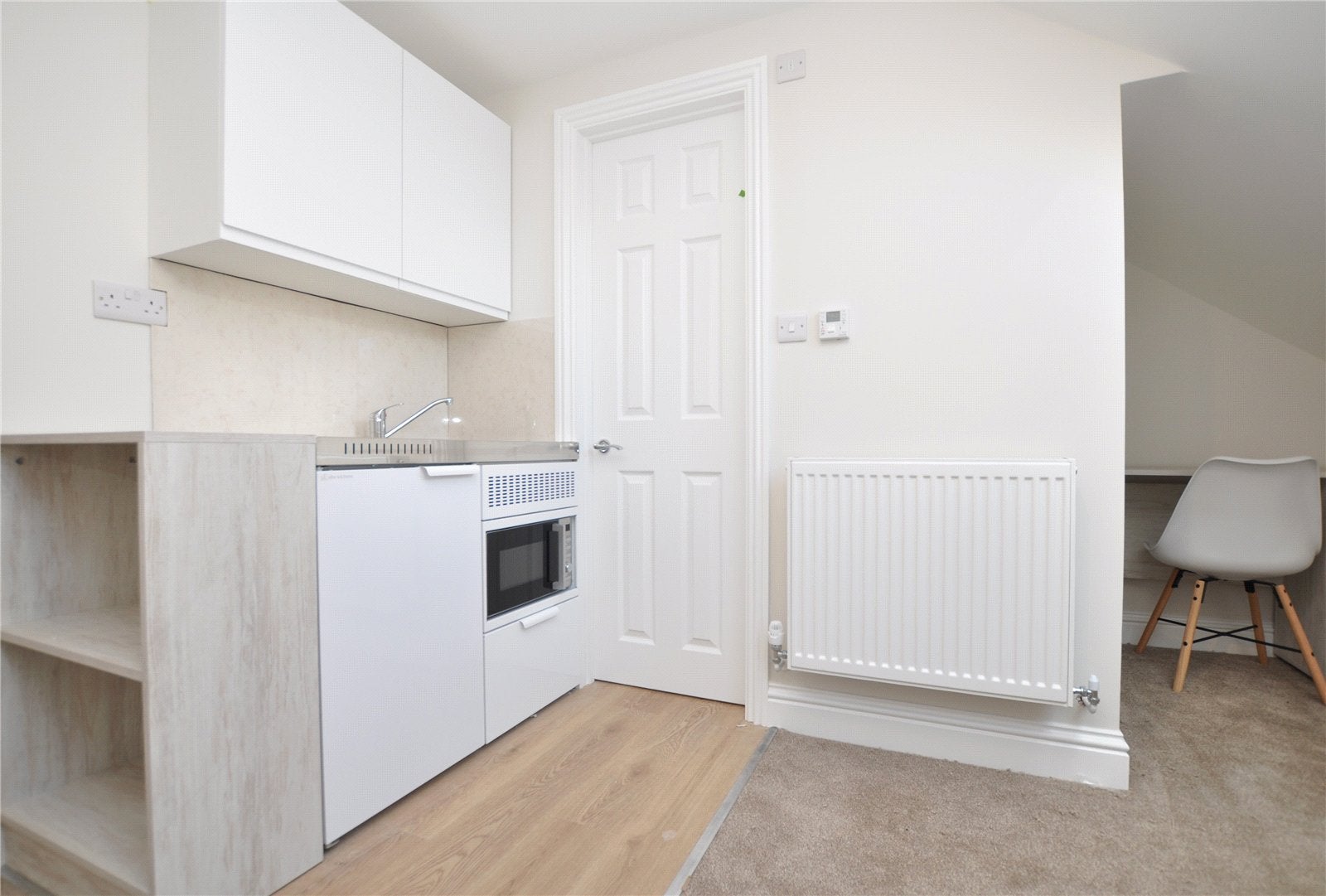 Flat Church Lane East in Rushmoor