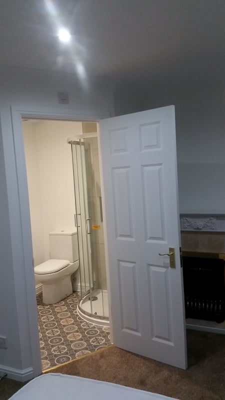 Room Edison Drive in Greater London