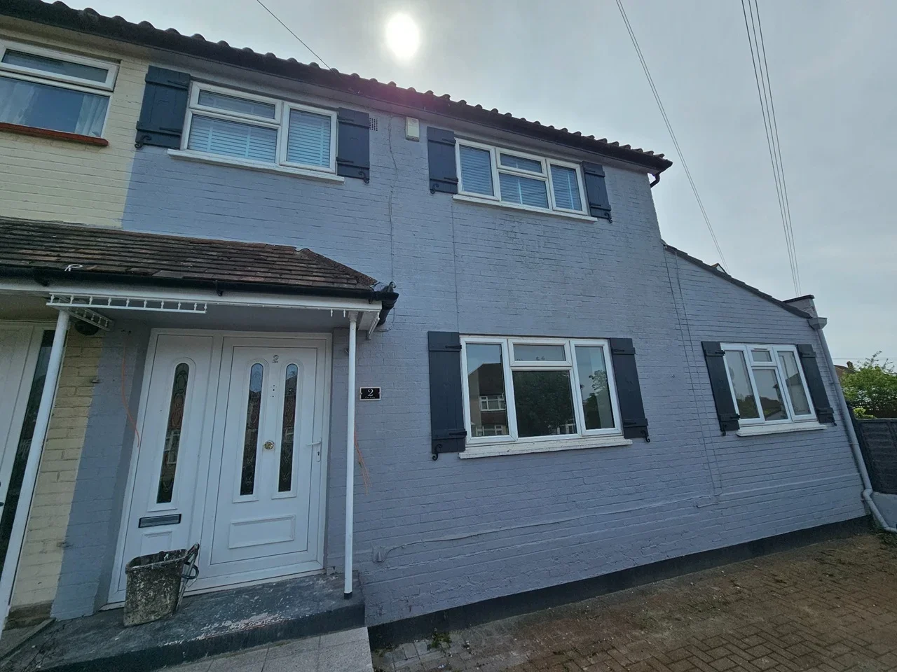 Flat Cox Lane in Greater London