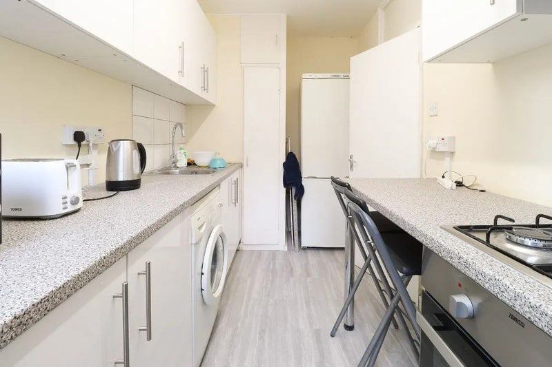 Flat Stanhope Street in Greater London