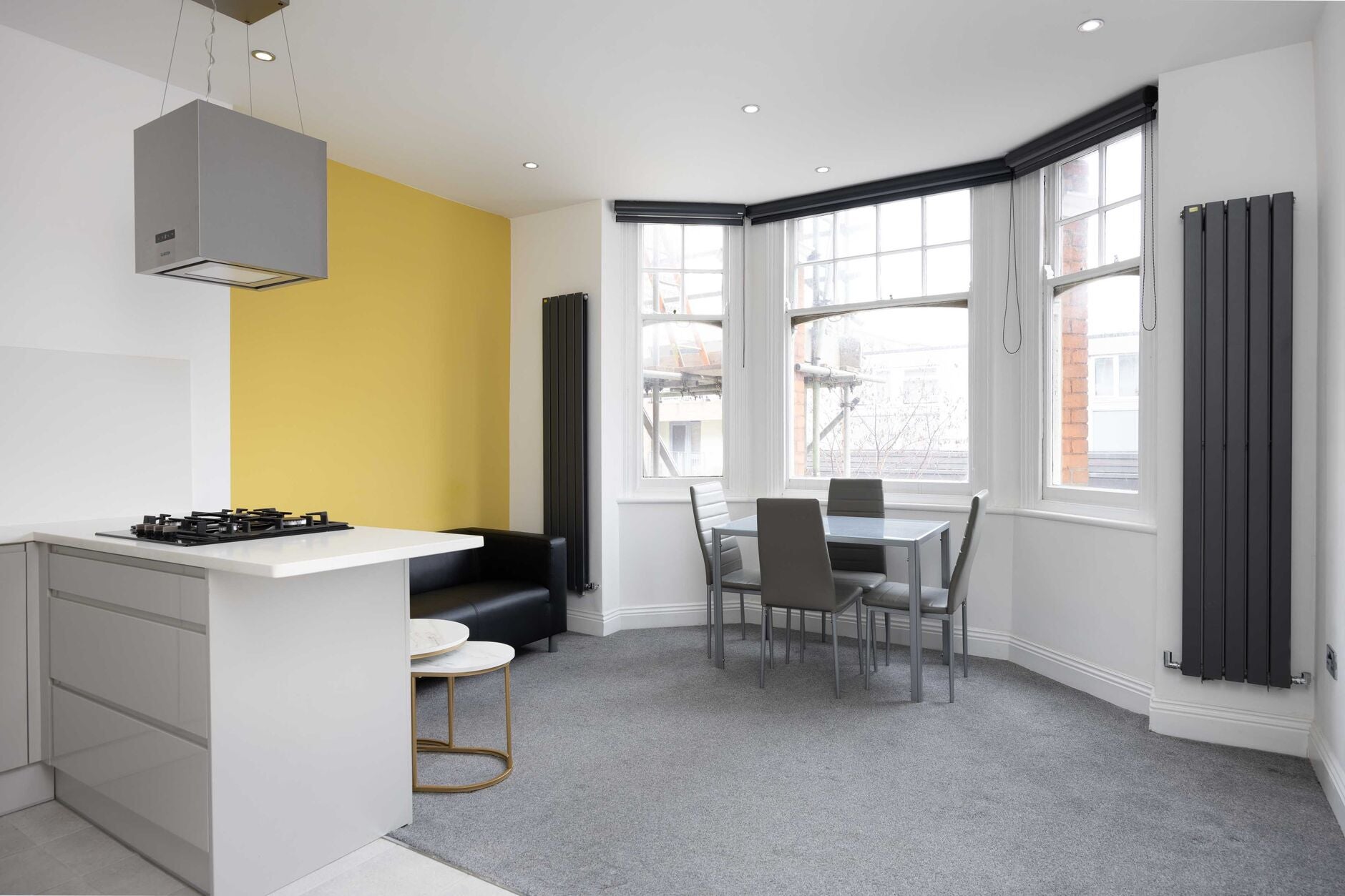 Flat Askew Road in Greater London