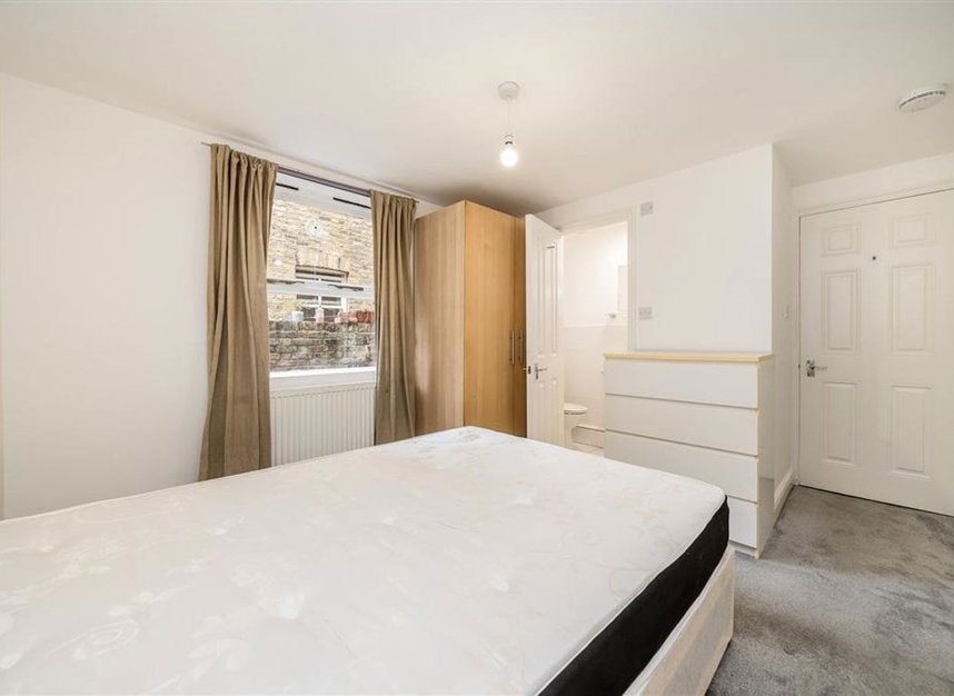 Flat Bonnington Square in Greater London