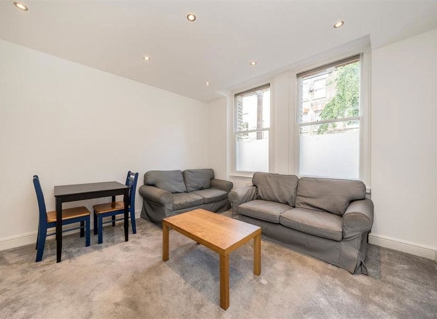 Flat Bonnington Square in Greater London