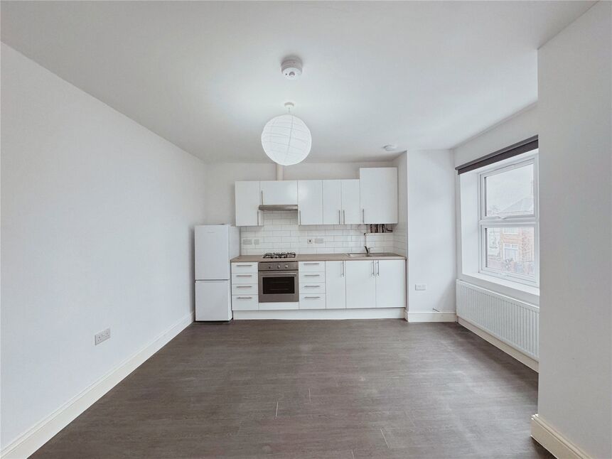 Flat Fulbourne Road in Greater London