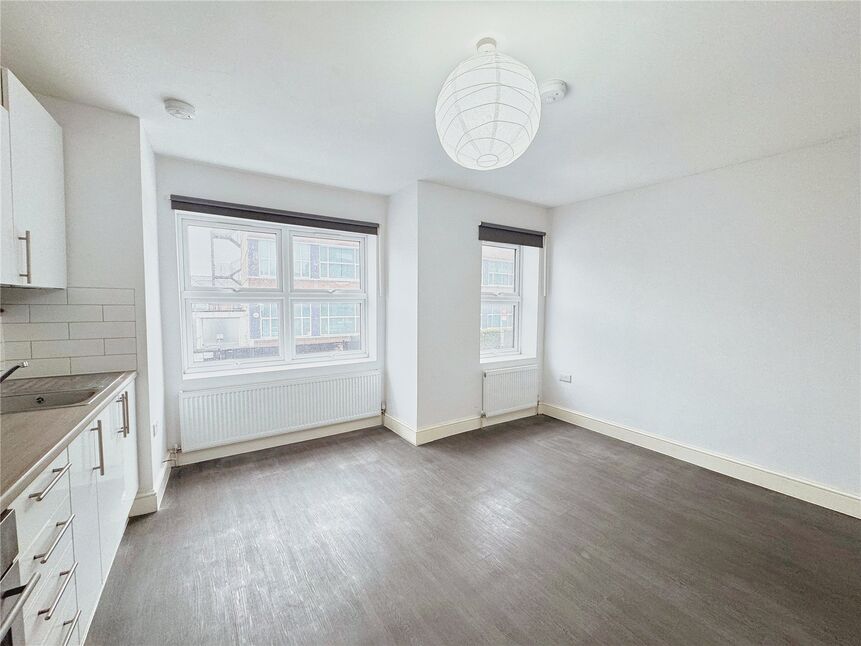 Flat Fulbourne Road in Greater London
