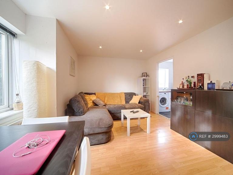 Flat Franklin Way in Greater London