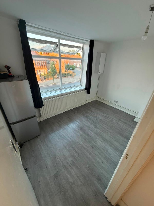 Room Bromley Hill in Greater London