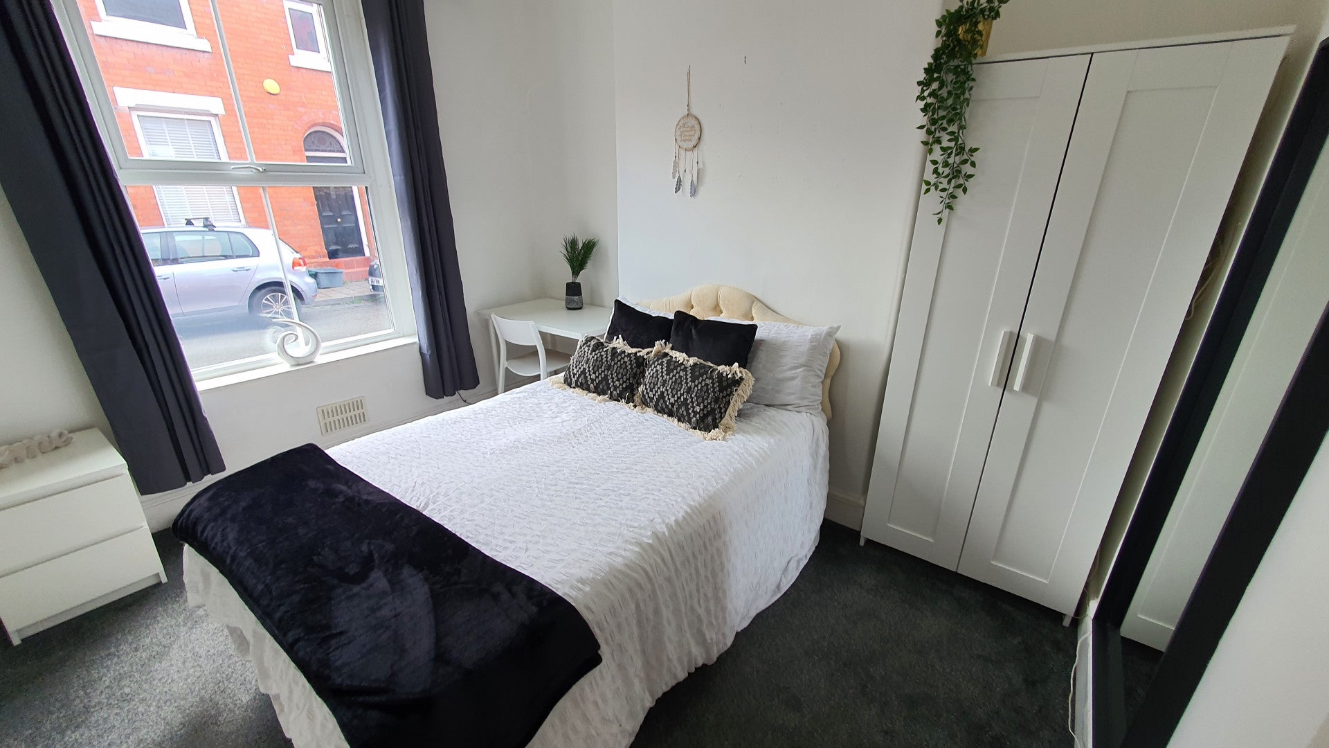 Room Leonard Street in Chester