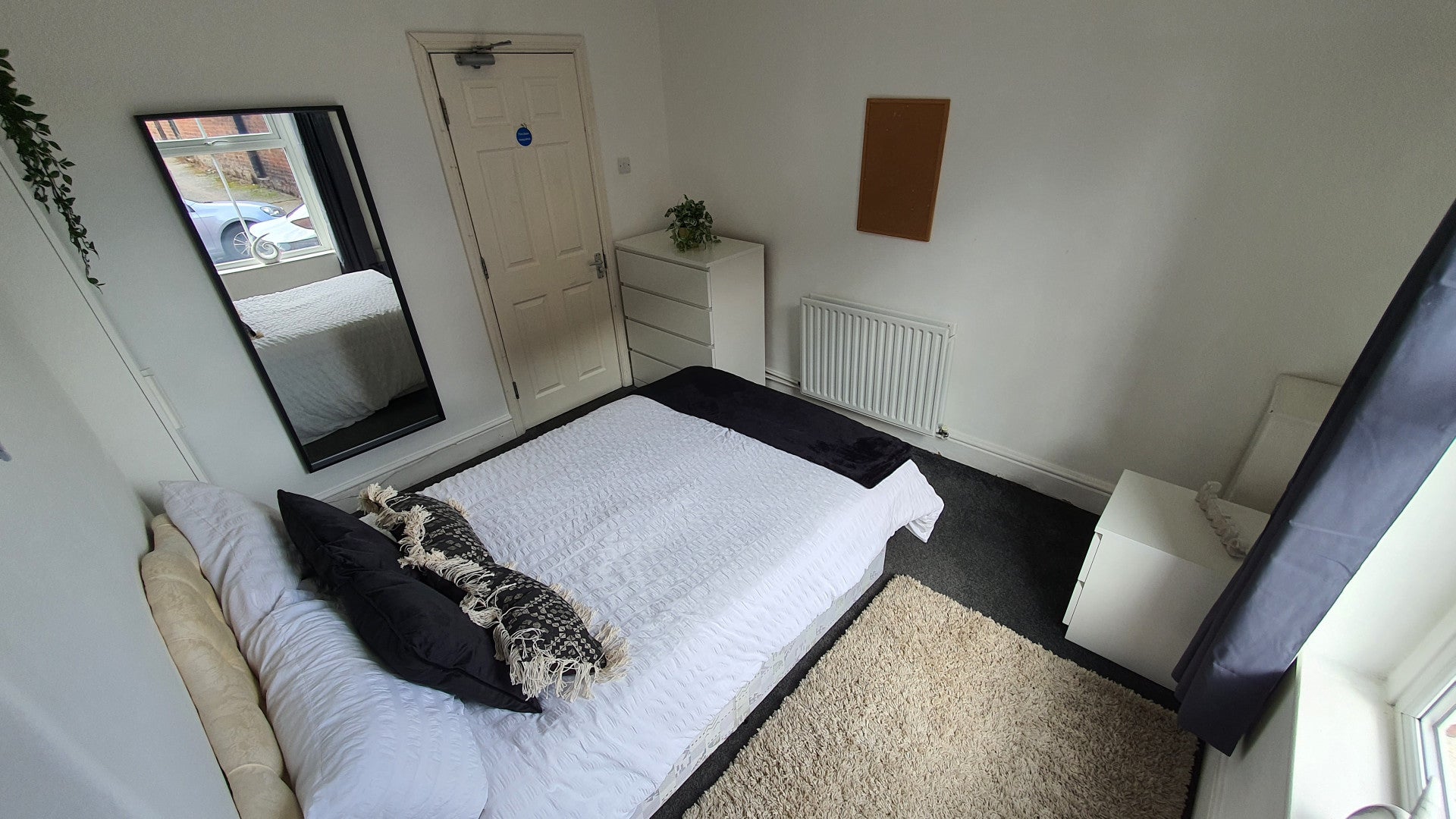 Room Leonard Street in Chester