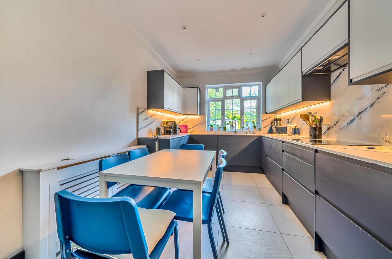 House Greenway Close in Greater London