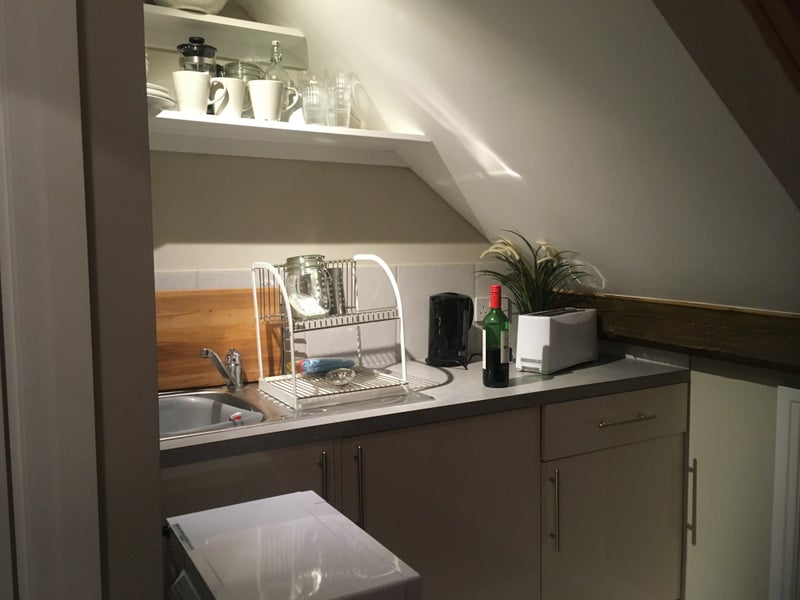 Room Combemartin Road in Greater London