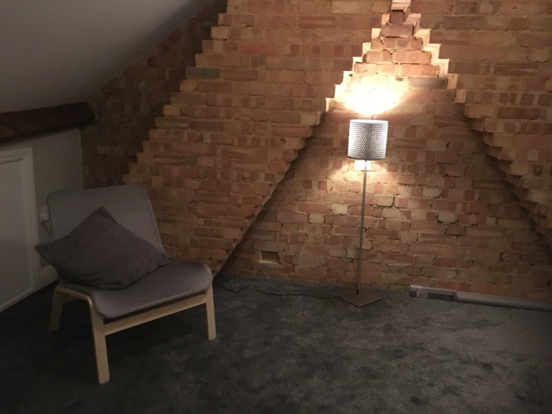 Room Combemartin Road in Greater London