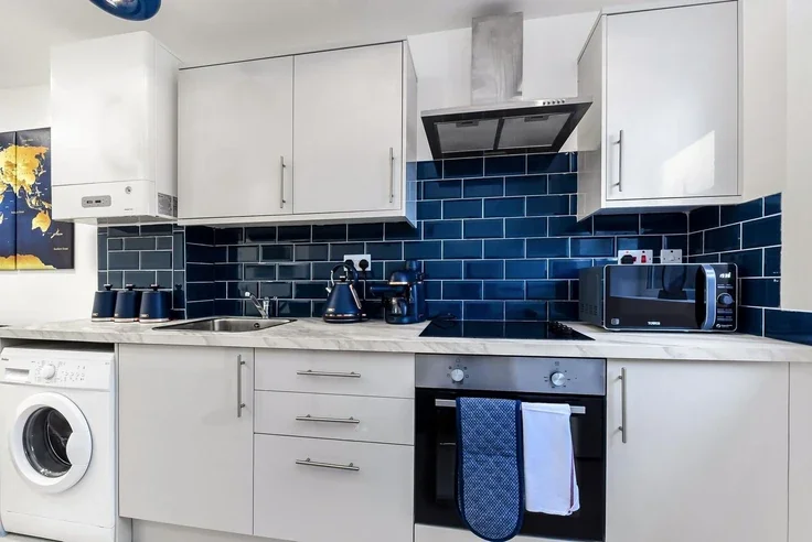 Flat Poynton Road in Greater London