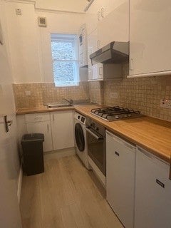 Flat Tierney Road in Greater London