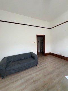 Flat Tierney Road in Greater London