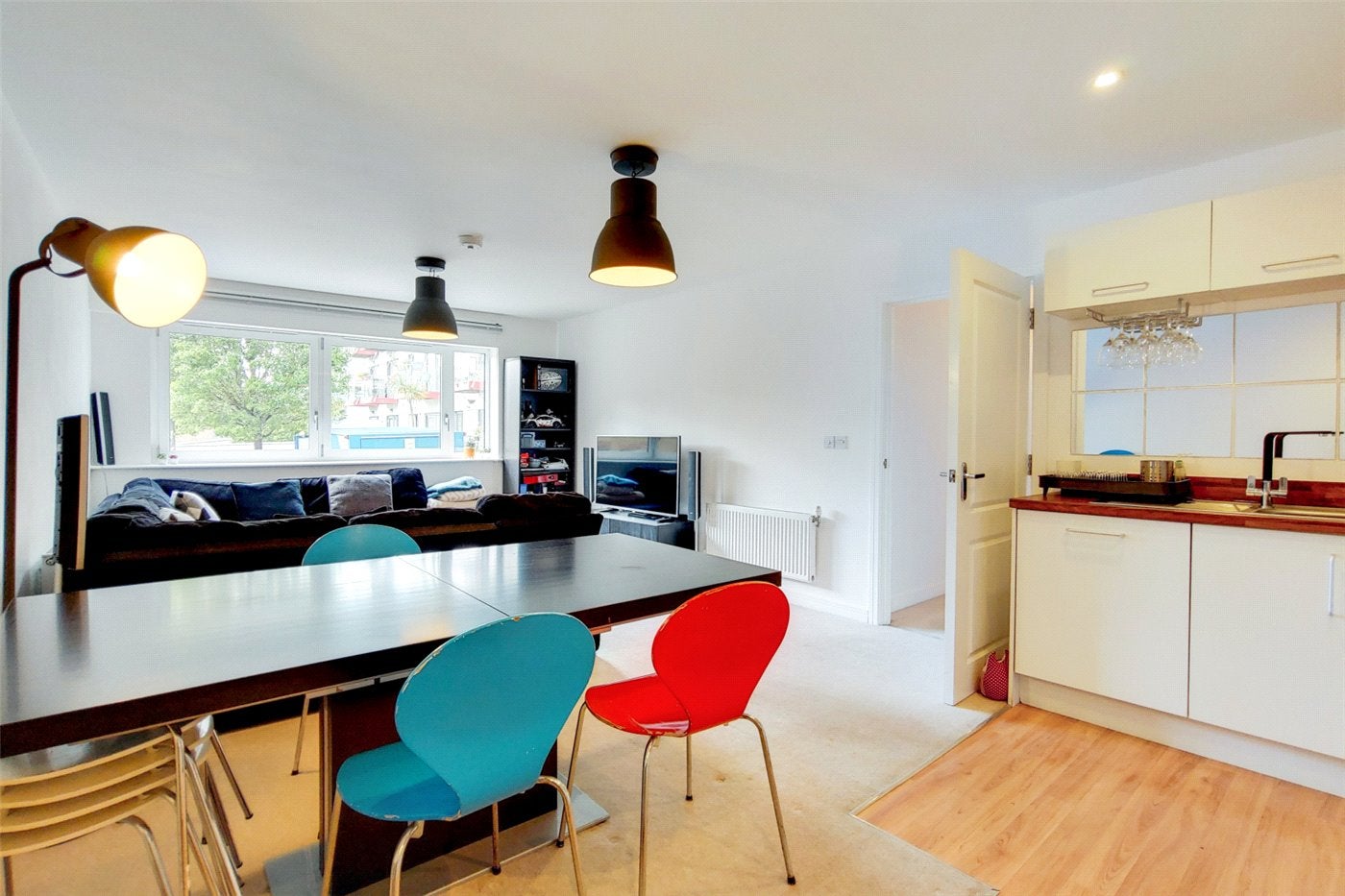 Flat Douro Street in Greater London